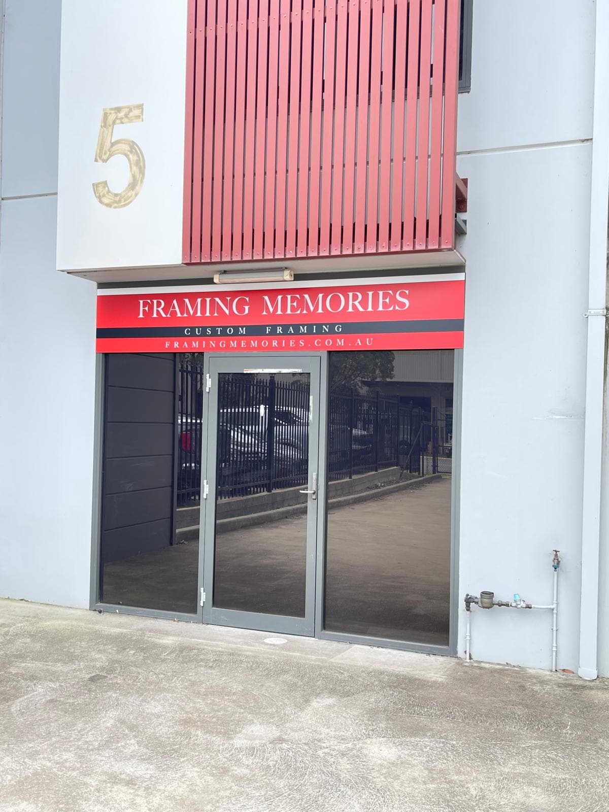 Framing Memories shop front